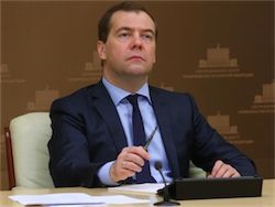 Медведев пообещал снизить роль государства в экономике